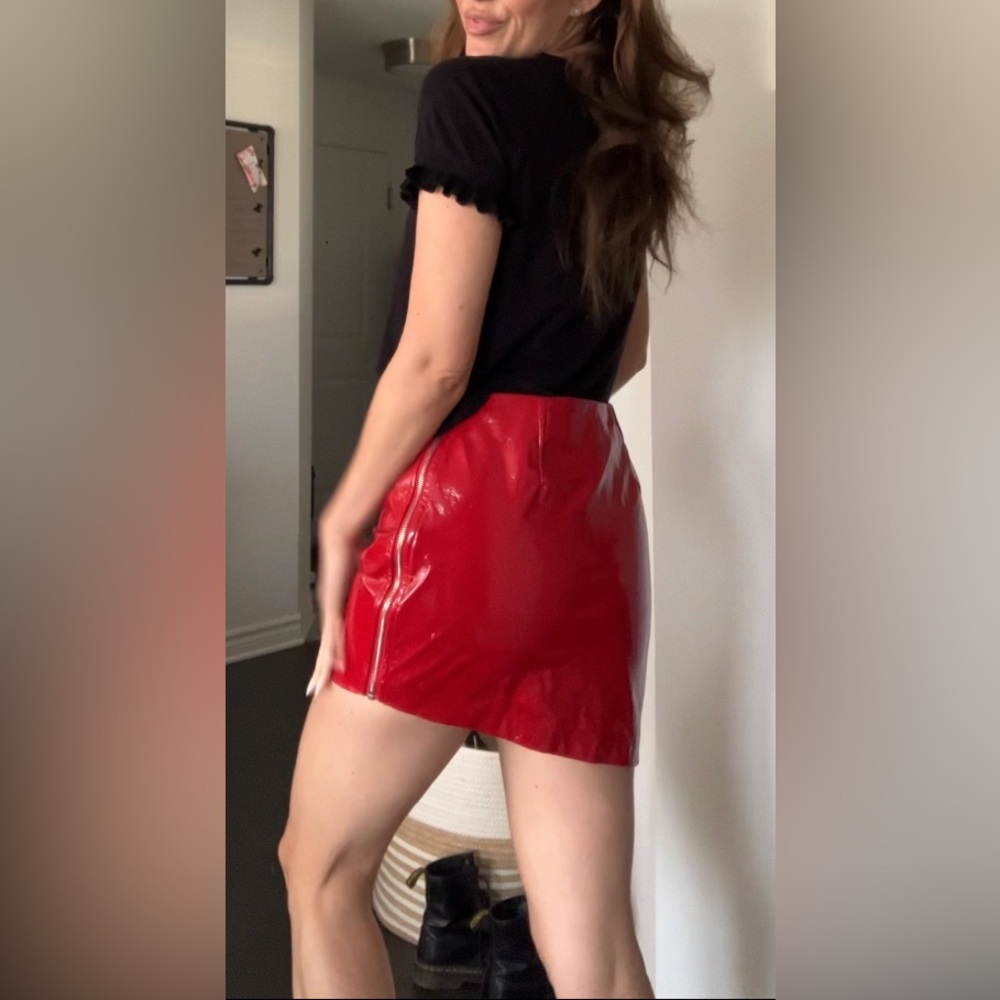 NWT piper & Jane vinyl mini red skirt- la marque - Picture 6 of 8